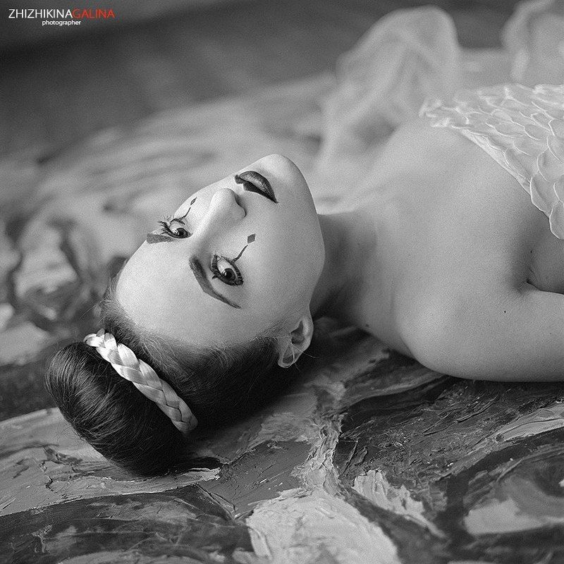 фотография,девушка,фотограф,пленка,черное,белое,жанр,studio,photo,film Мим фото превью