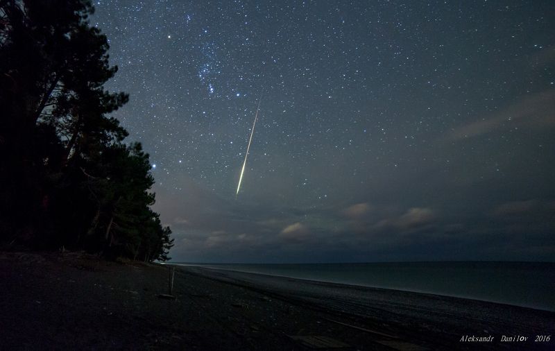 болид , первое января Перво январский яркий болид фото превью