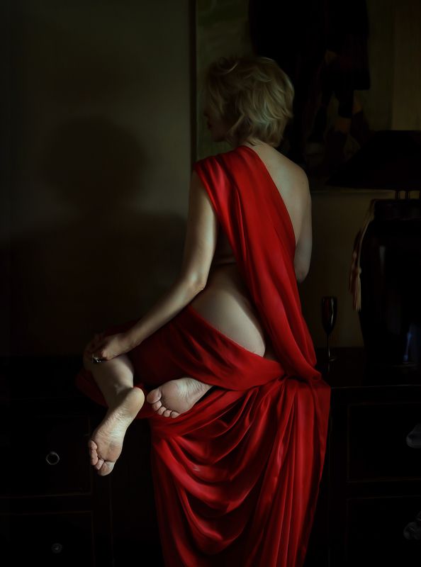 Леди  в красном фото превью