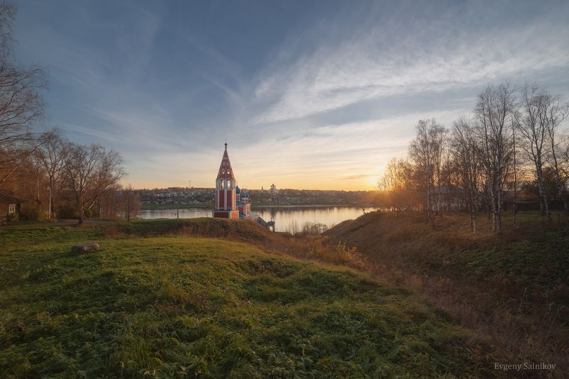 тутаев романов-борисоглебск казанская церковь воскресенский собор волга осень закат Осень на волжских берегах фото превью