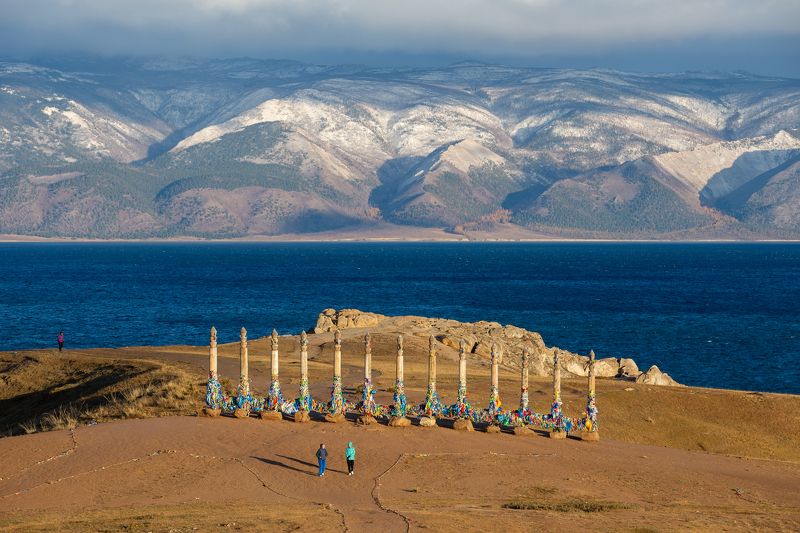 Мыс Бурхан, скала Шаманка и Приморский хребет. фото превью