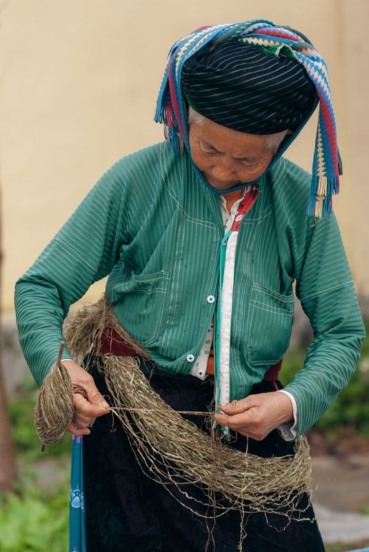 H\'Mong women фото превью