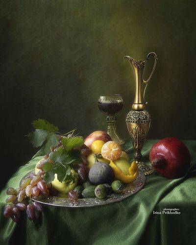 Натюрморт с фруктами и вином в стиле Ренессанс