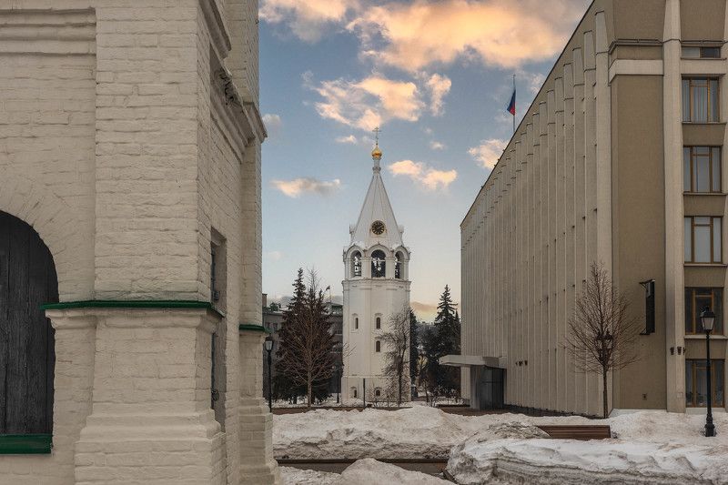 Колокольня кремлевского Спасо-Преображенского кафедрального собора фото превью