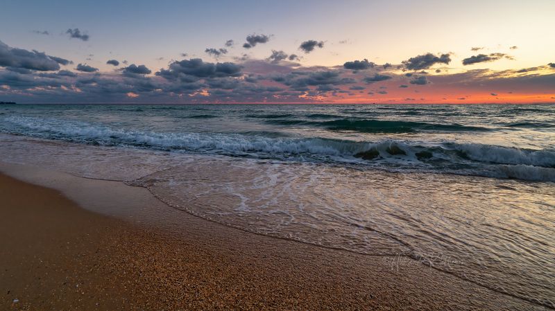 Закат у моря фото превью