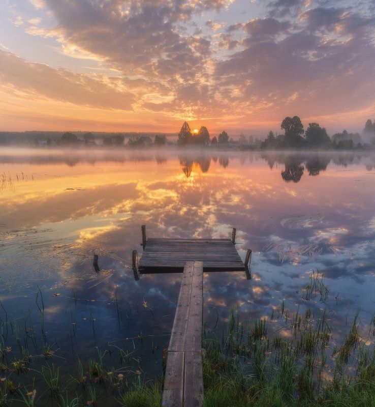 Отражение осеннего рассвета фото превью