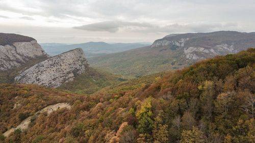 Крымские горы в осенних красках