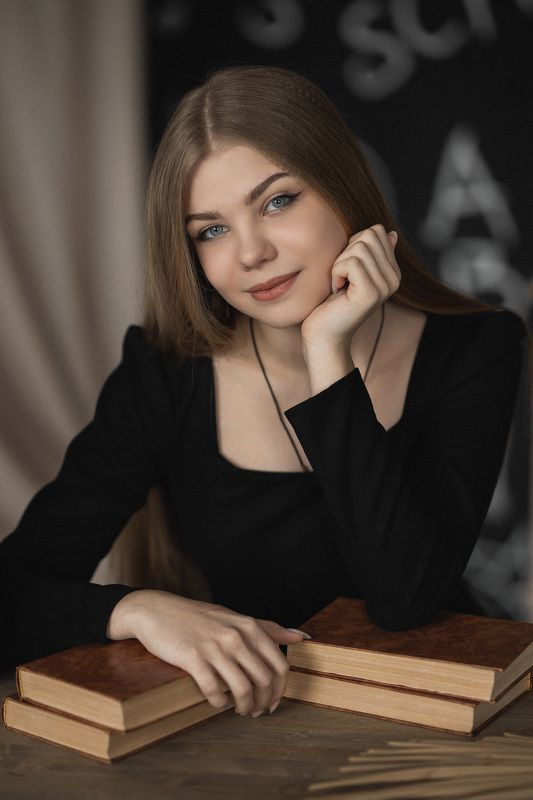 девушка, модель, портрет, фотосессия, гламур, girl, model, modeling, young, portrait, творческий портрет, женский портрет, woman, young woman, glamour, постановка, постановочная фотография, fashion, fine art Вика фото превью