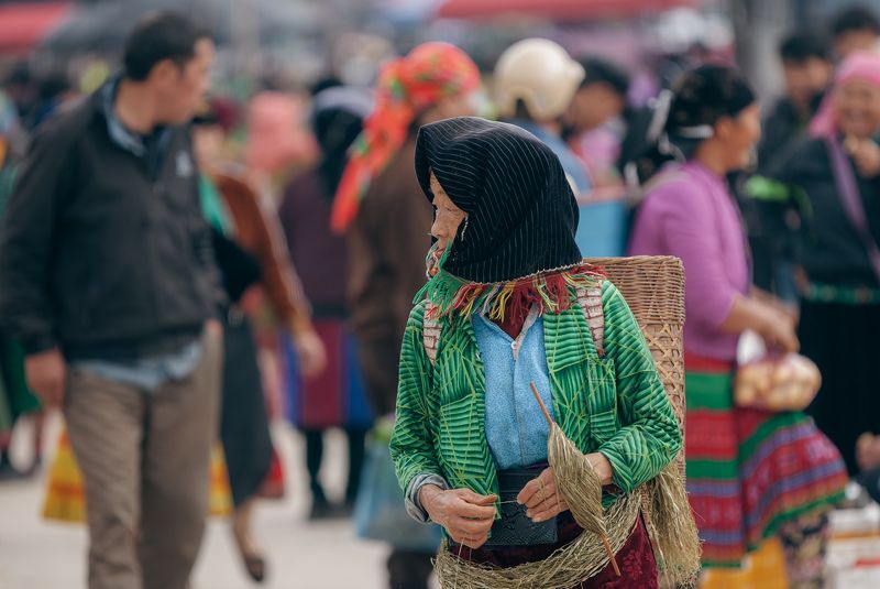 In Local market фото превью