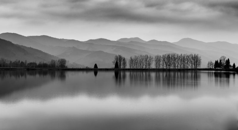 Misty mountain фото превью