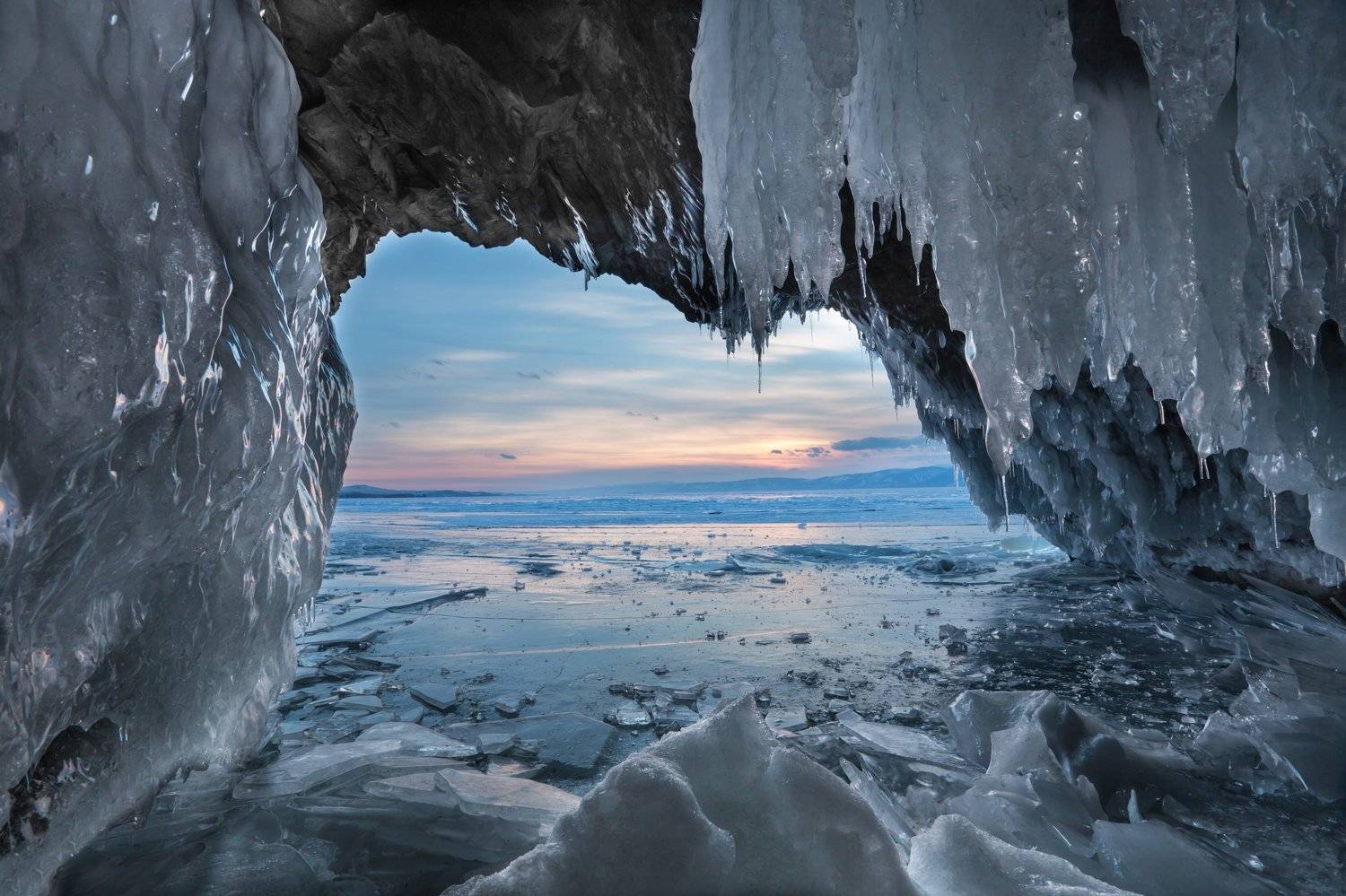Грот, лед, Байкал, скалы, закат, Виктор Зайцев