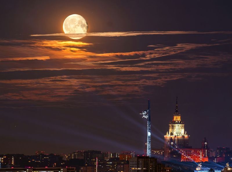 Полнолуние в Москве фото превью