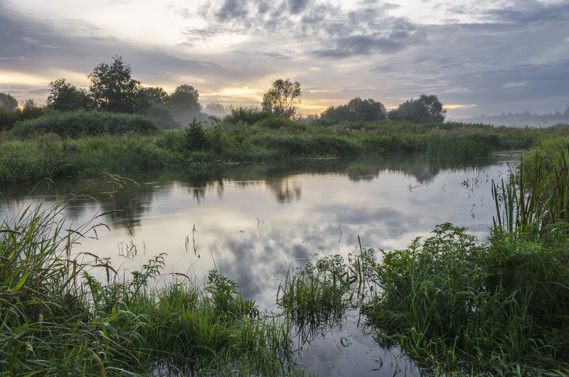 Закат на малой реке фото превью