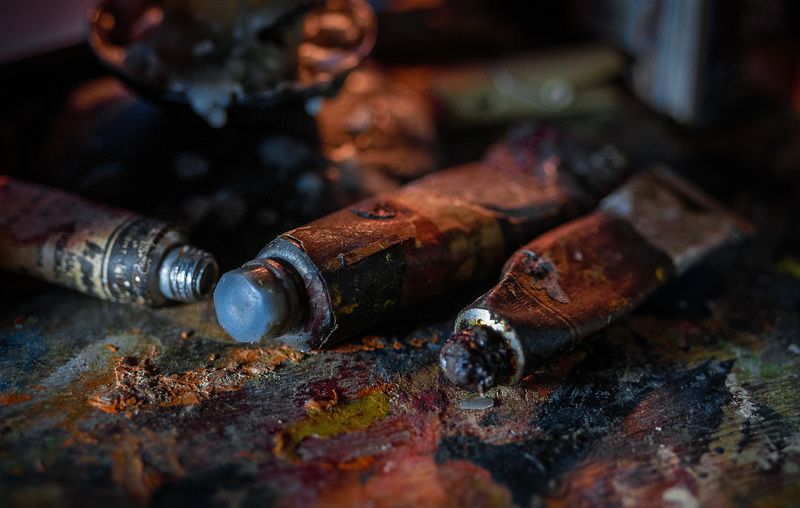 Гениальность и бездарность  в каждой тубе фото превью