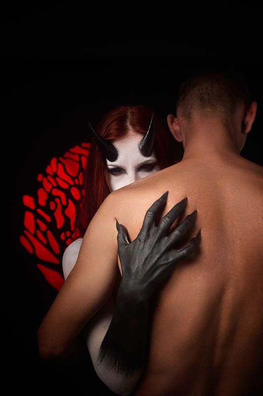 Демон фото превью