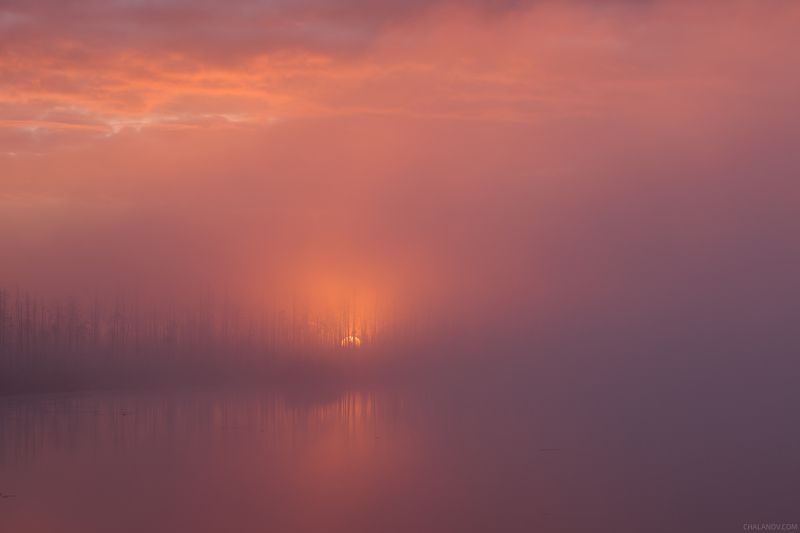 Волшебный рассвет на озере Ырымвад фото превью
