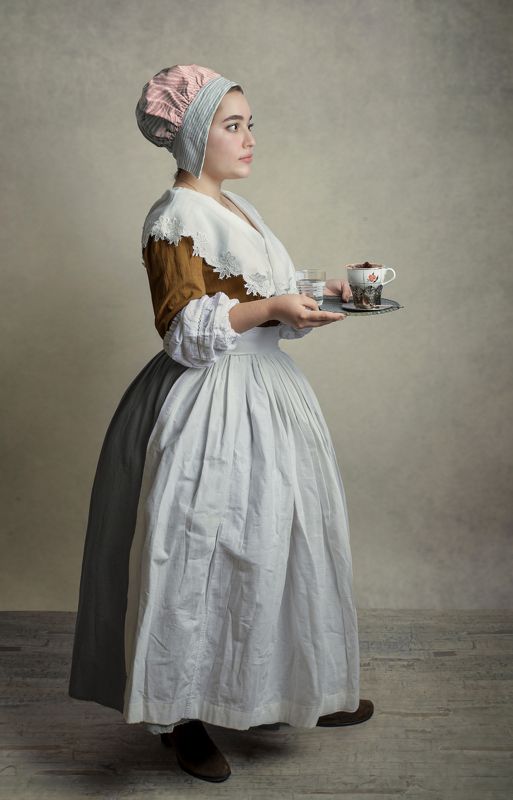 Женщина, портрет, фартук, чепец, стакан, шоколад, поднос, платье, профиль. La Belle Chocolatière фото превью