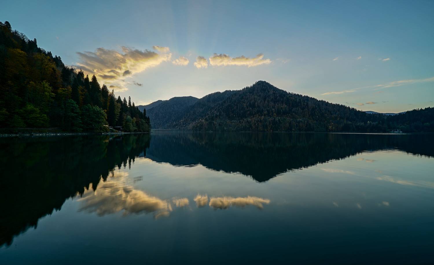 абхазия, гудаутский район, рицинский реликтовый национальный парк, озеро рица,, Юрий Гаврилов