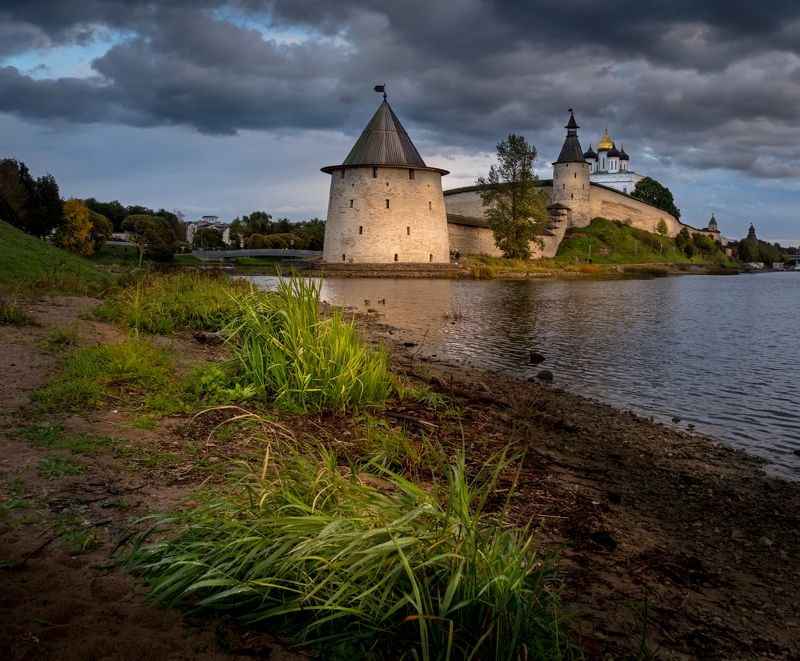 псков, замок, башня, псковский кремль, castle, russia, псковский кром, нд, святая русь, святая русь нд, русь, русская старина, россия православная После дождя фото превью