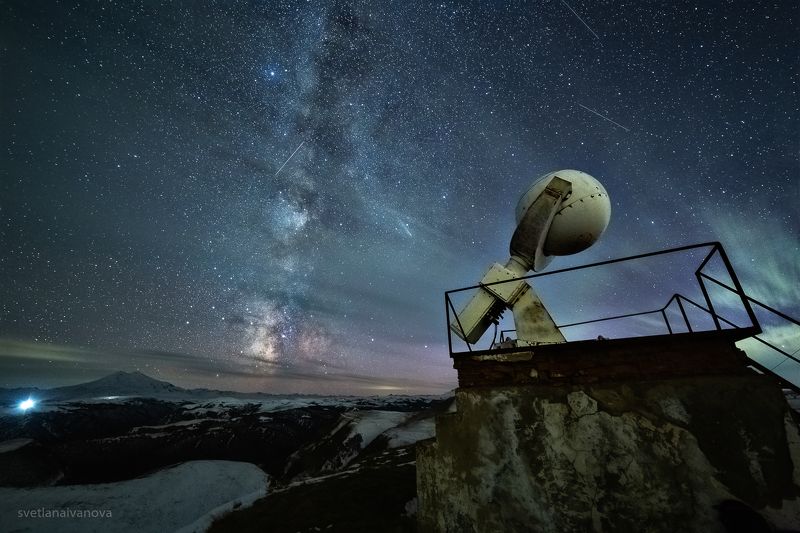 Полет великой кометы Цзыцзиньшань-ATLAS фото превью