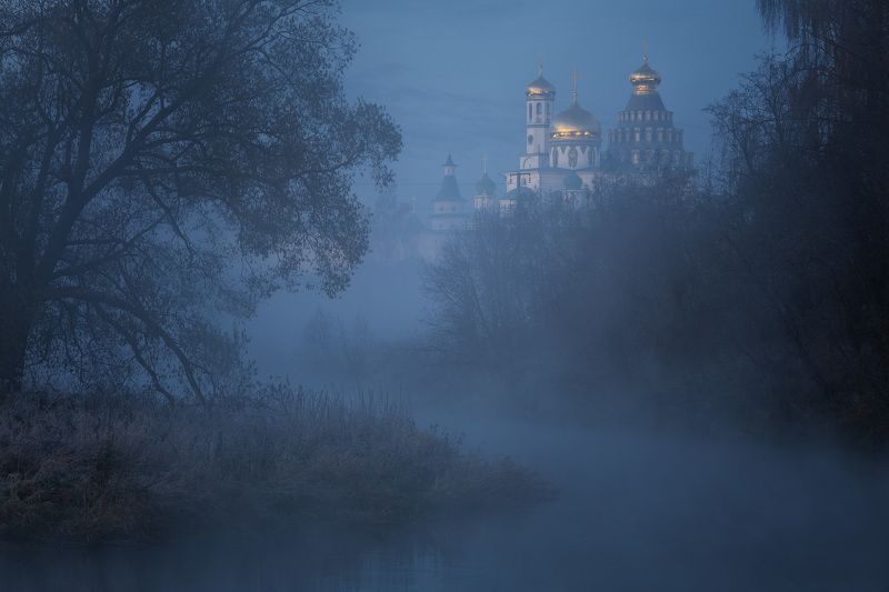 подмосковье, истра, храм, осень, утро, ново-иерусалимский монастырь, река Сумерки фото превью