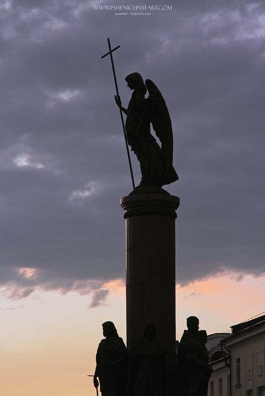 городской пейзаж, скульптура, силуэт, небо, брест Под вечерним небом фото превью