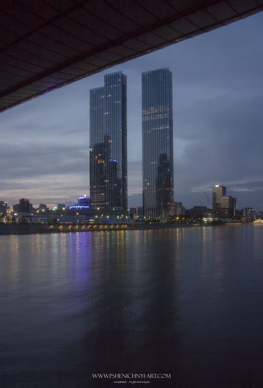 архитектура, мост, ночь, отражение,москва, силуэты, городской пейзаж Вертикали фото превью