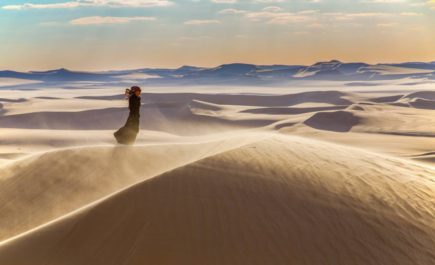 пейзаж девушка пустыня барханы дюны песок ветер, Мурзинов Виктор