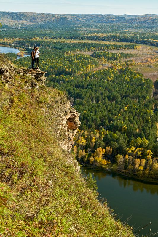 На краю фото превью