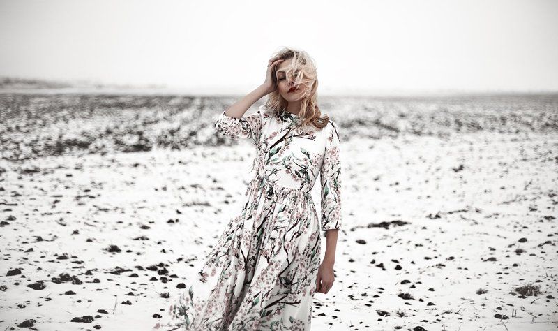 ветер, поле, зима, серия, холод, блондинка, зимнее поле, природа wind фото превью