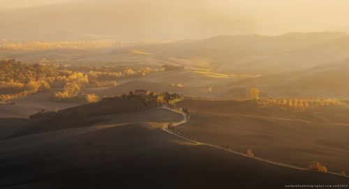 Италия. Тоскана. Долина Val d’Orcia на закате.