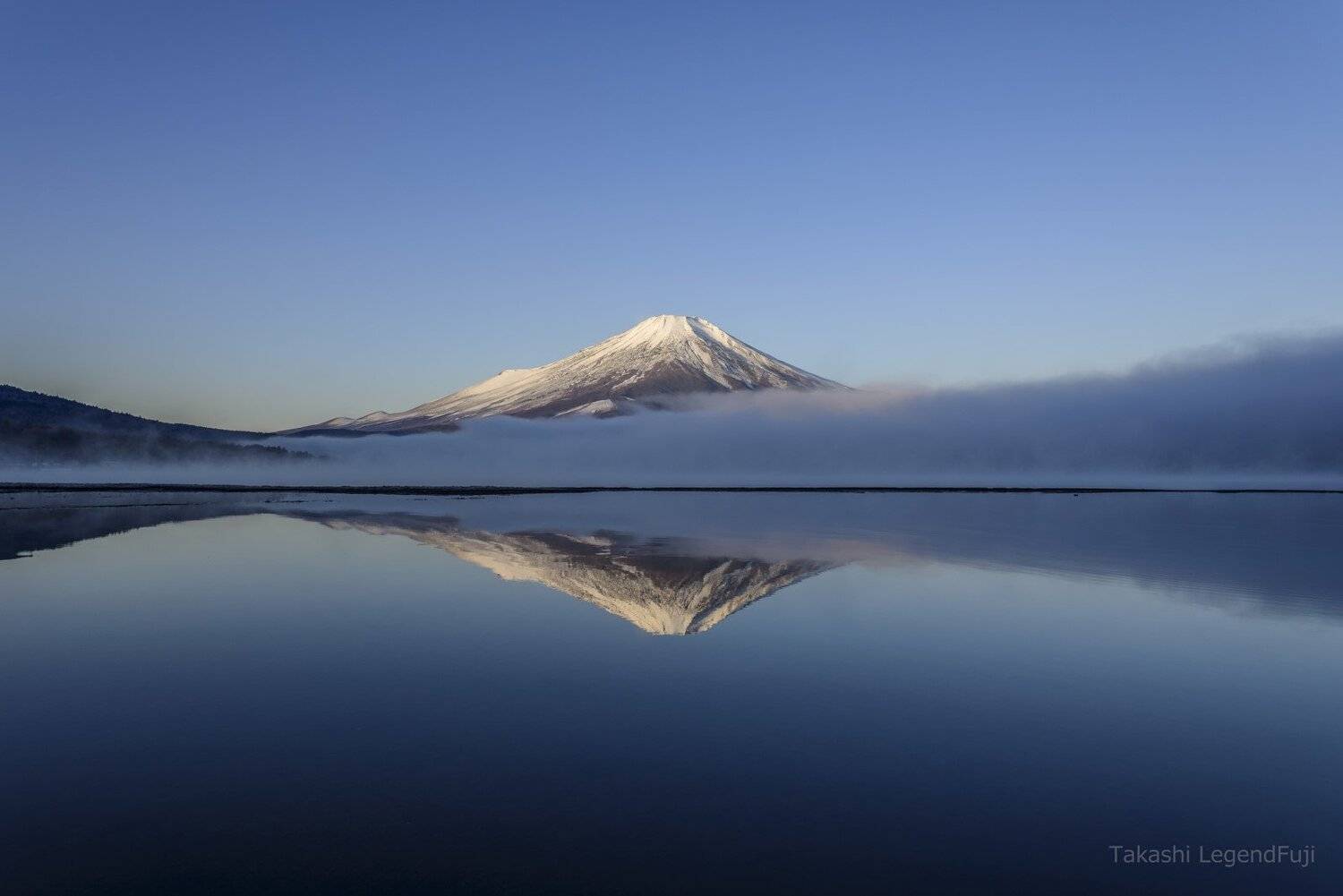 Fuji,mountain,Japan,lake,mirror,reflection,water,fog,cloud,sky,blue,morning,, Takashi