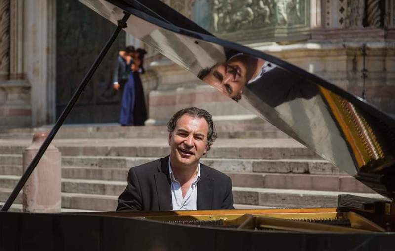 пианист жанр улица любовь Пианист фото превью