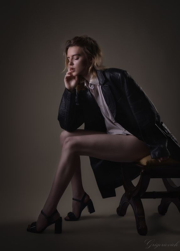 девушка. портрет. красота. ноги. Вика фото превью