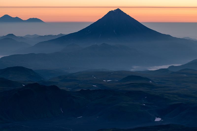 корякский, камчатка, авачинский, вулканы, рассвет, kamchatka, горелый, туман, велючинский Рассвет над Велючинским вулканом фото превью