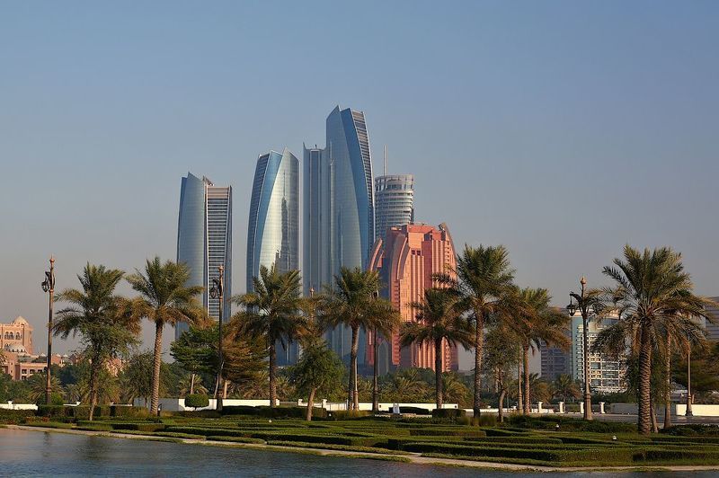 Высотки Abu Dhabi фото превью