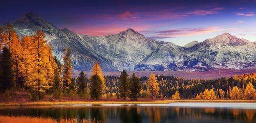 Уходящий день в горах Алтая