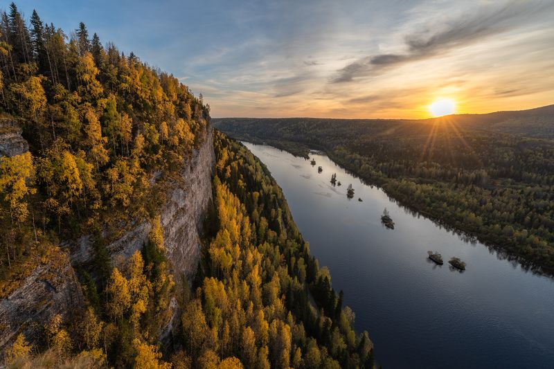 пермский край, закат, река, утес, солнце, осень, золотая осень  фото превью