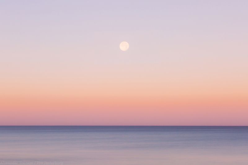 landscape, seascape, minimalism, minimal, moon, sunrise, horizon, sea shore, sea cost, baltic coast, пейзаж, море, балтийское море, минимализм, рассвет, луна,  *** фото превью