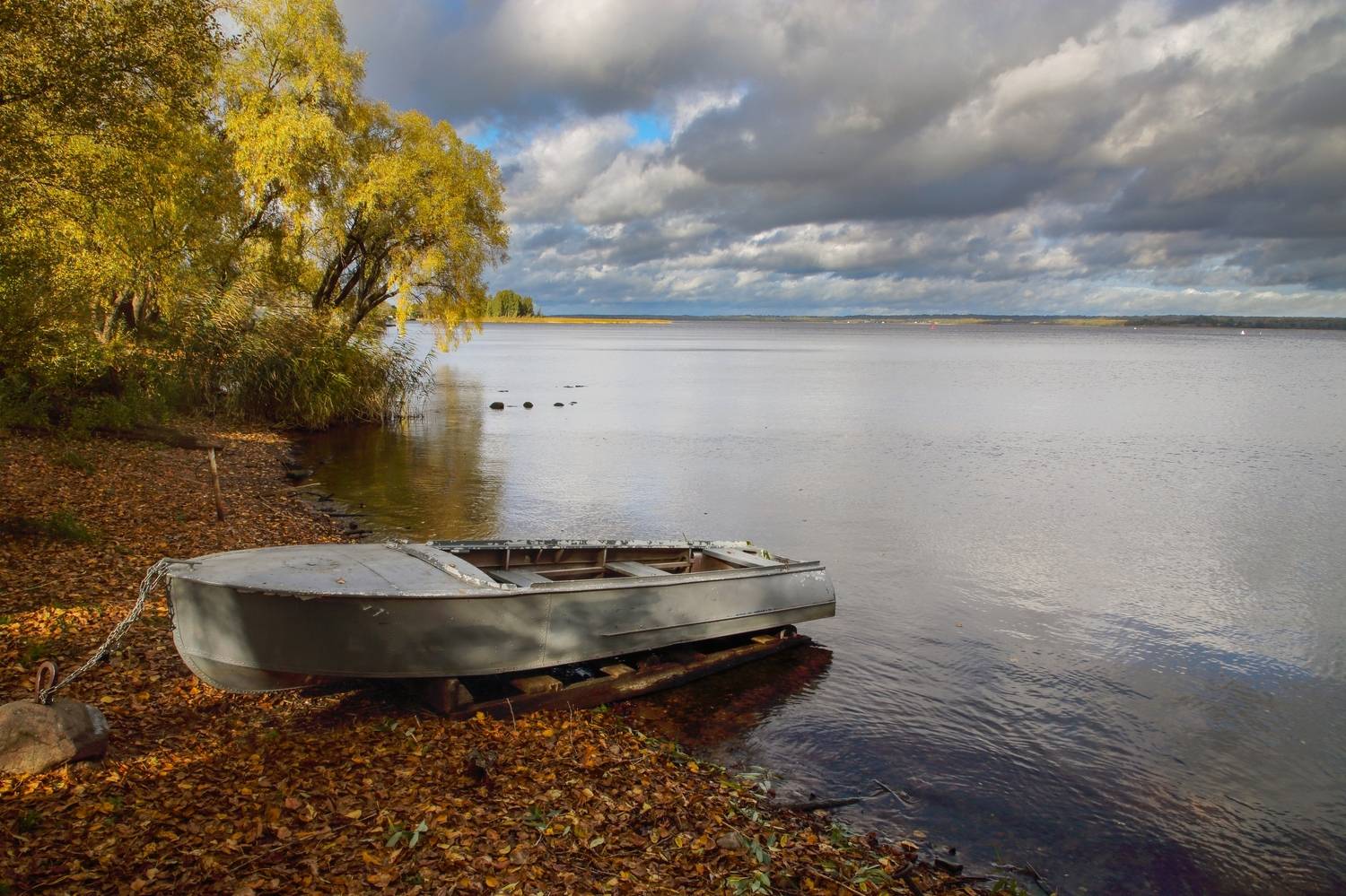 лодка, осень, пейзаж, деревья, облака, вода, озеро, Мурзинов Виктор