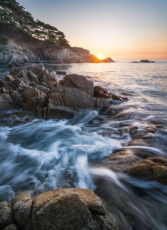 Остров Томящегося Сердца в лучах рассвета…  Island of the Yearning Heart in the rays of dawn… фото превью