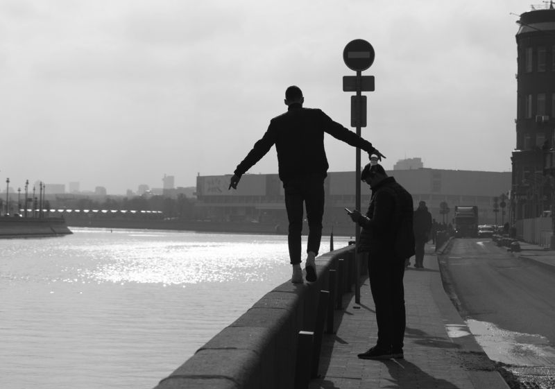 Ментальное воздействие, равновесие, набережная, Москва Ментальное воздействие фото превью