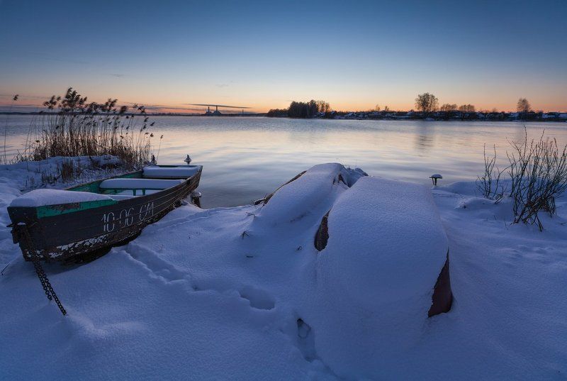 Лодочки на берегу фото превью