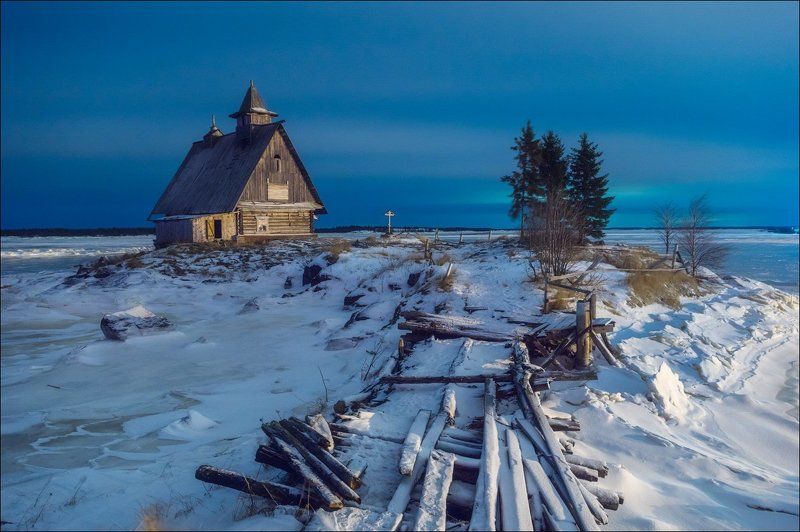Классический пейзаж из Рабочеостровска. Только ночью. фото превью