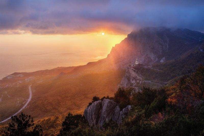 форос, крым, церковь, закат, горы, облака, лучи, осень \