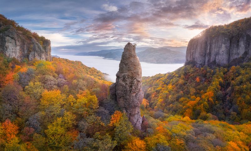 Каменный страж фото превью
