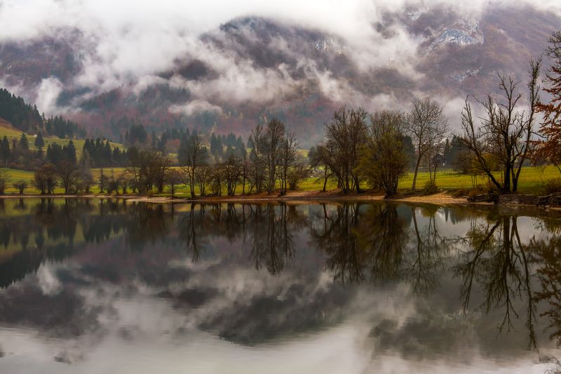 горы, озеро, пейзаж, облака, отражение, утро Закрутило... фото превью