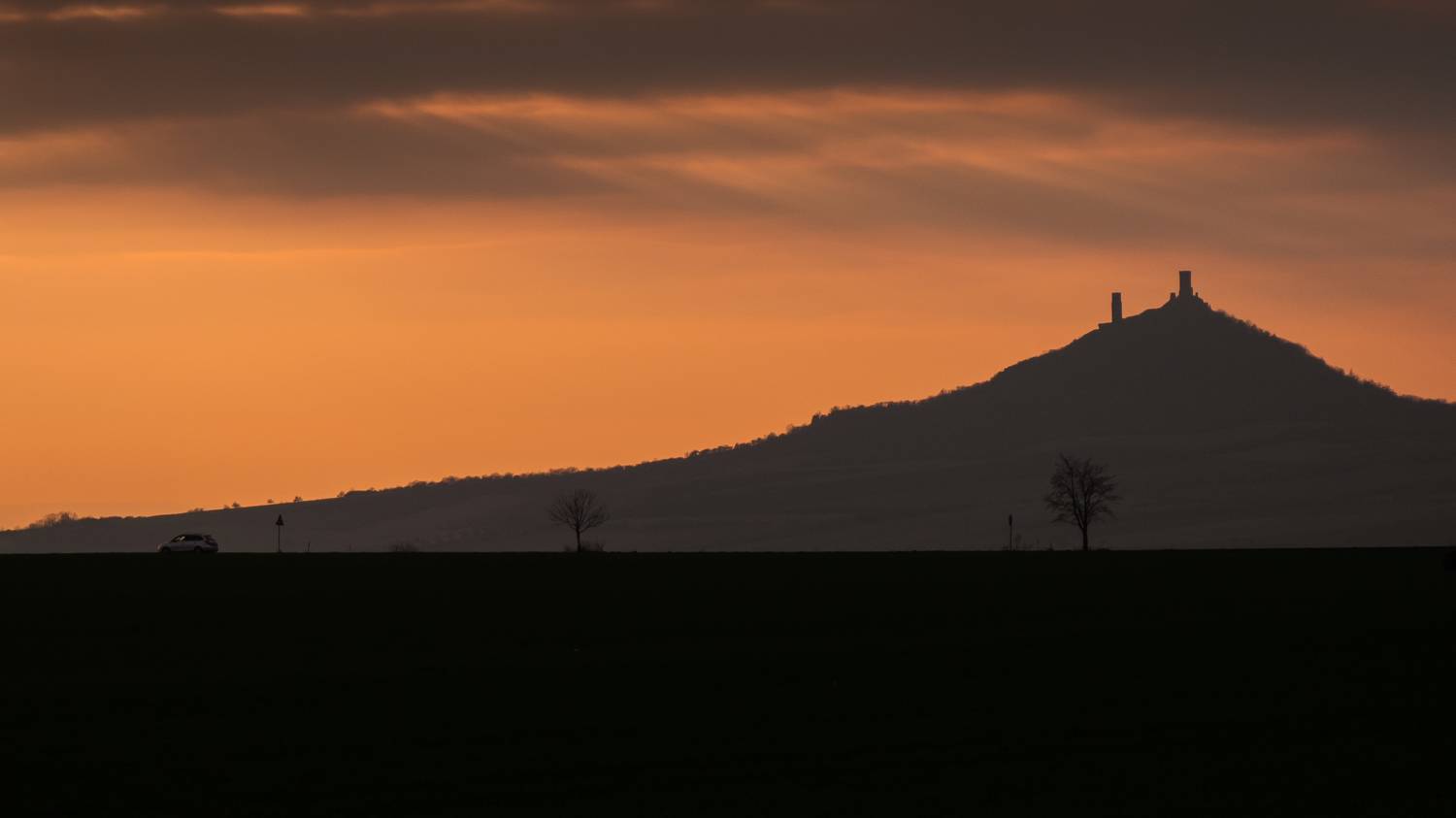 castle,czechia,hazmburg,landscape,sunset,car,story,minimalism, Slavom&iacute;r Gajdo&scaron;