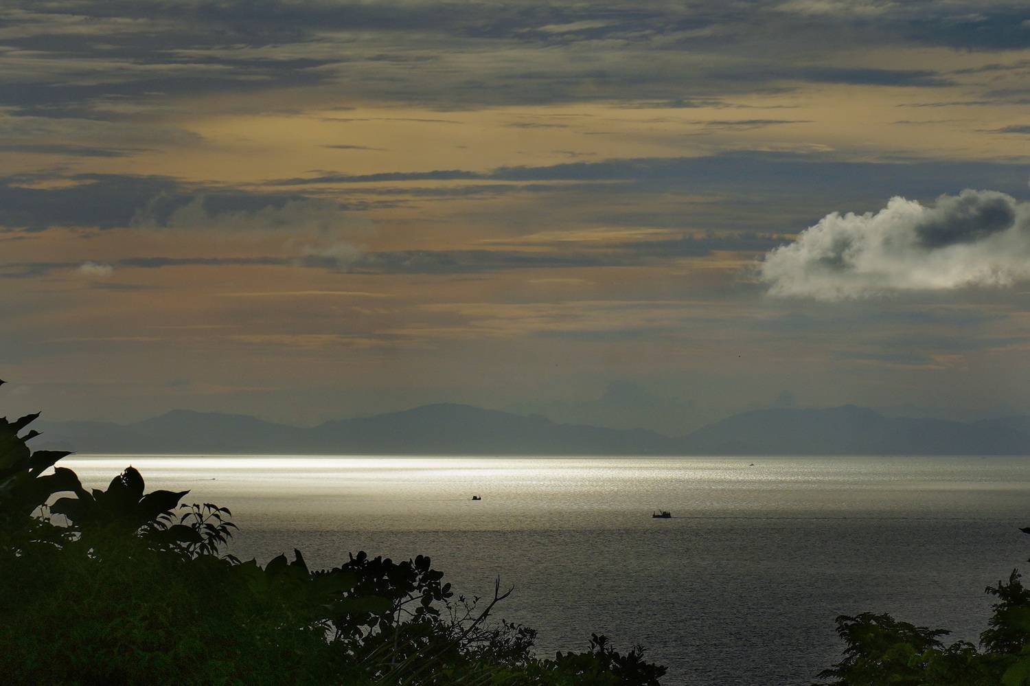 море, закат, рыбацкая лодка, Светлана Зимина