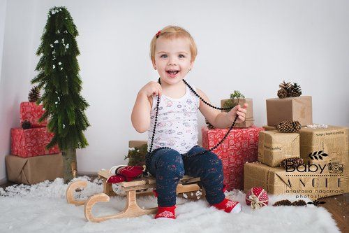 Даша в пижаме и с бусами!